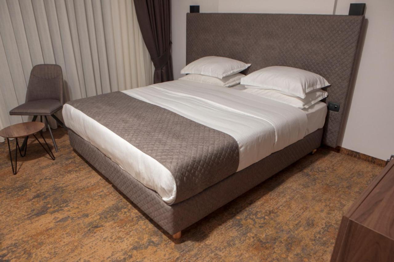 Qama Hotel Kosovo Polje Екстериор снимка