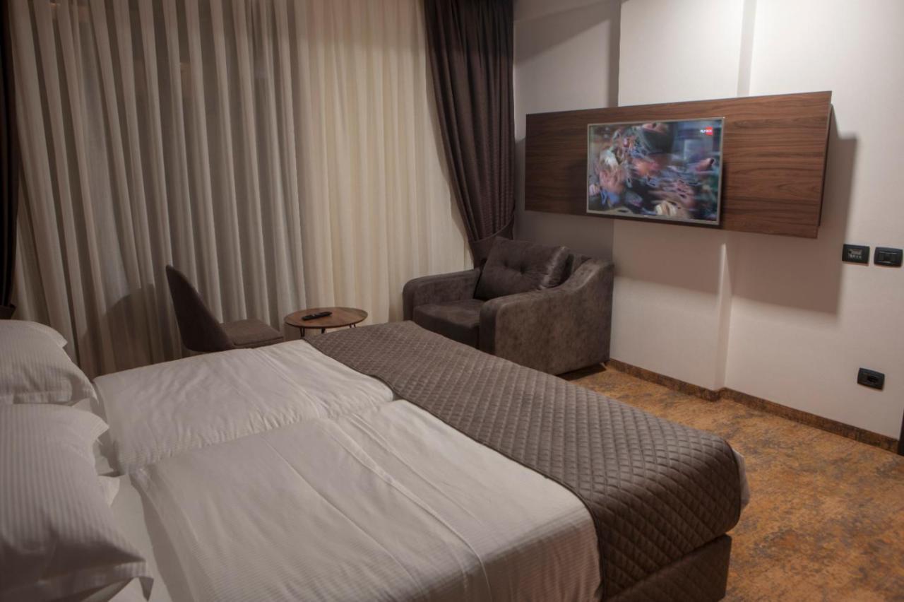 Qama Hotel Kosovo Polje Екстериор снимка