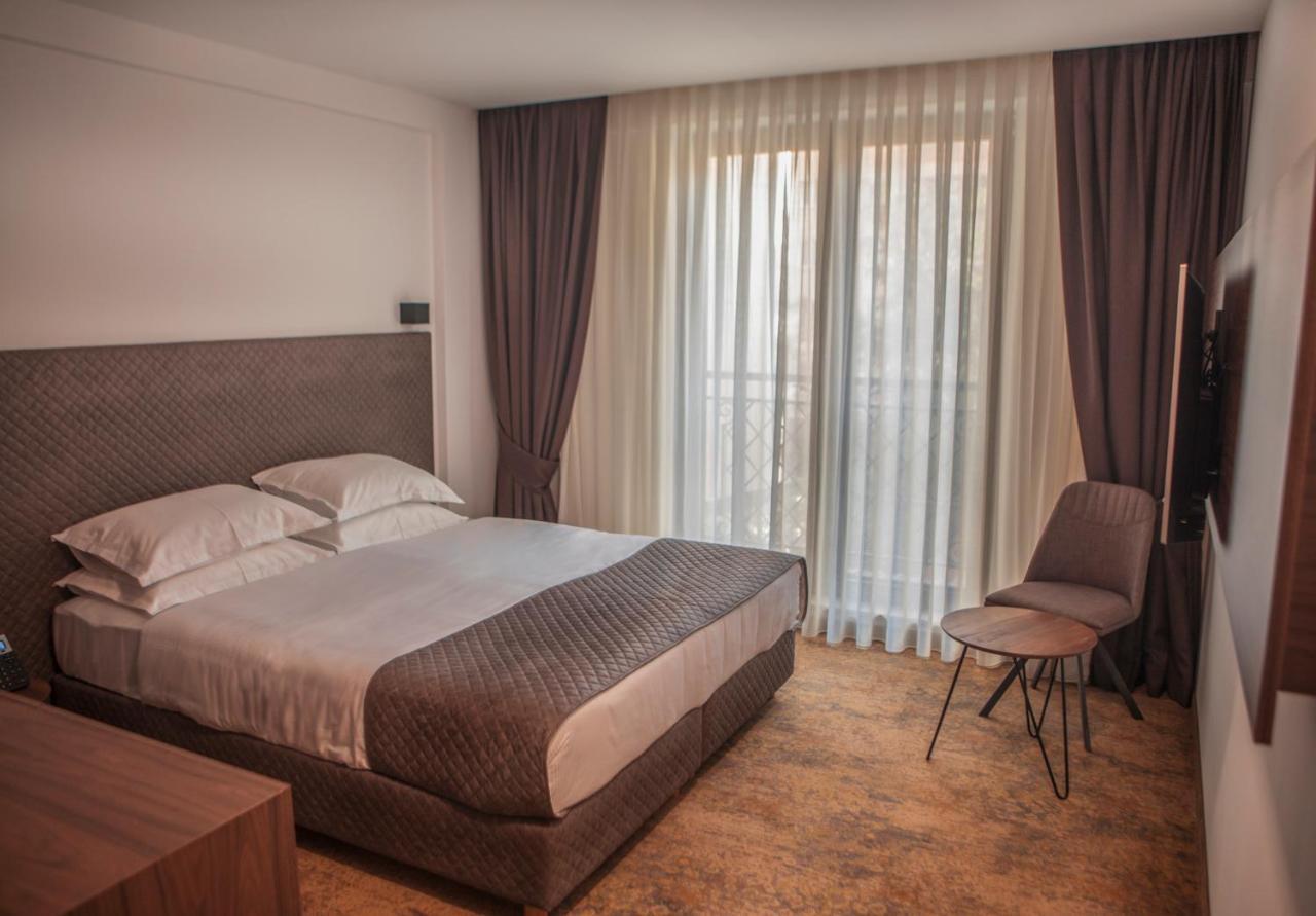 Qama Hotel Kosovo Polje Екстериор снимка