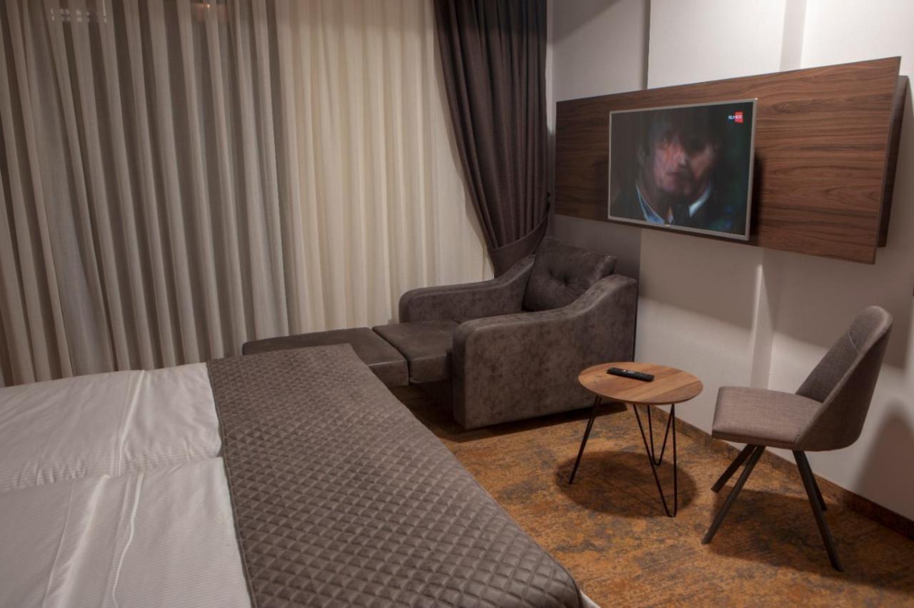 Qama Hotel Kosovo Polje Екстериор снимка